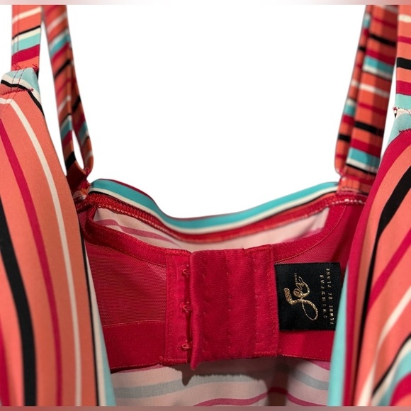 Penningtons, Plus Size Striped Sweetheart Tankini, 2X (44C), Multicolor βοΈ - Picture 9 of 10
